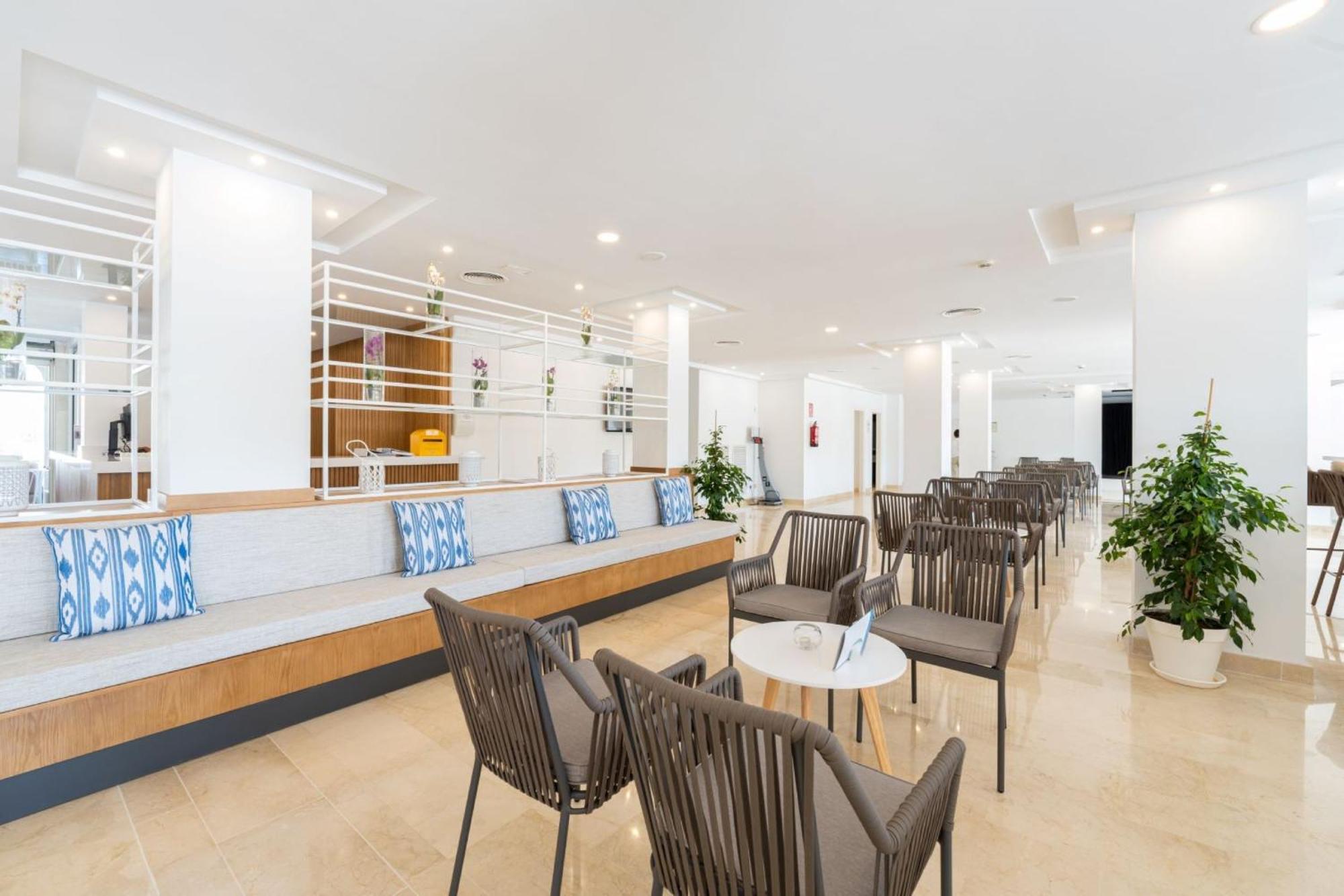 Ferrer Lime Isabel Hotel apartamentowy Cala Bona (Mallorca)